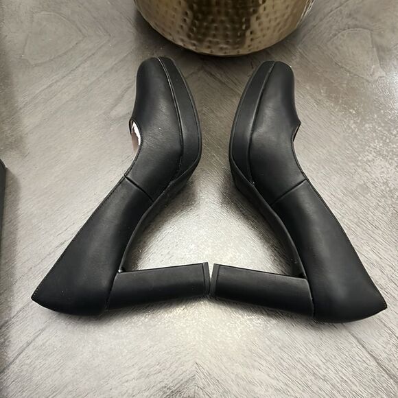 Naturalizer Berlin Platform Pump (WIDE) - Picture 8 of 12